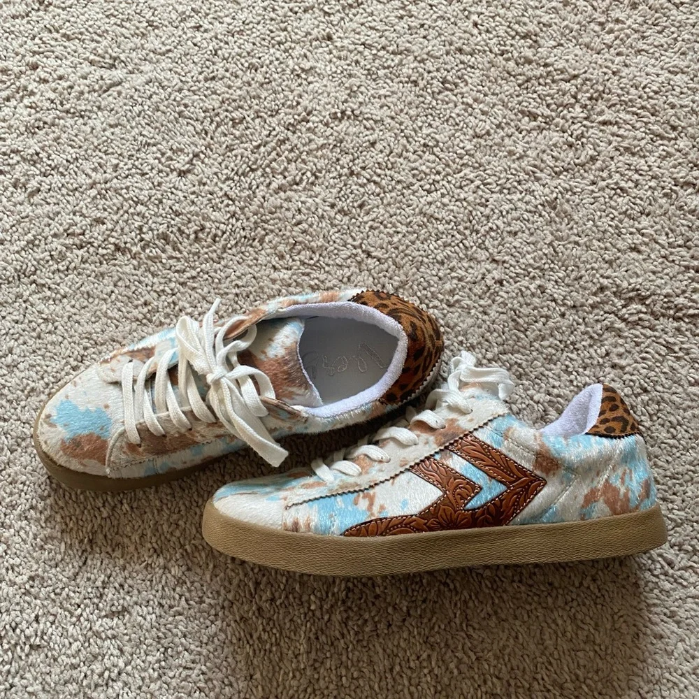 Very G Women's Sneakers in Blue and Brown - Picture 3 of 4